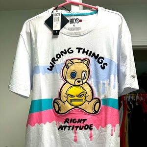 NWT- men’s graphic tee “wrong things right attitude”